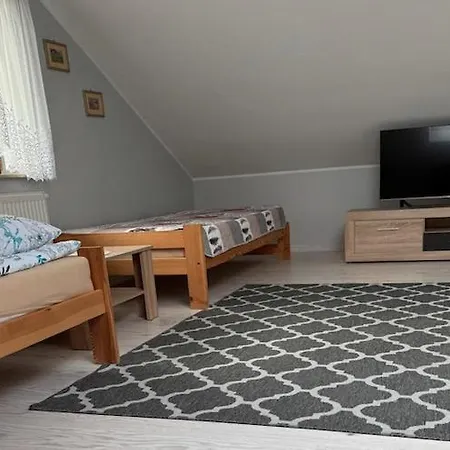 Home, 4 Bedrooms, 2 Bathrooms بيت للعطل